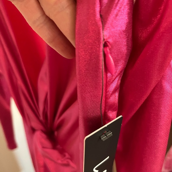 Lulu’s Size Small Hot Pink Metallic - Picture 3 of 6
